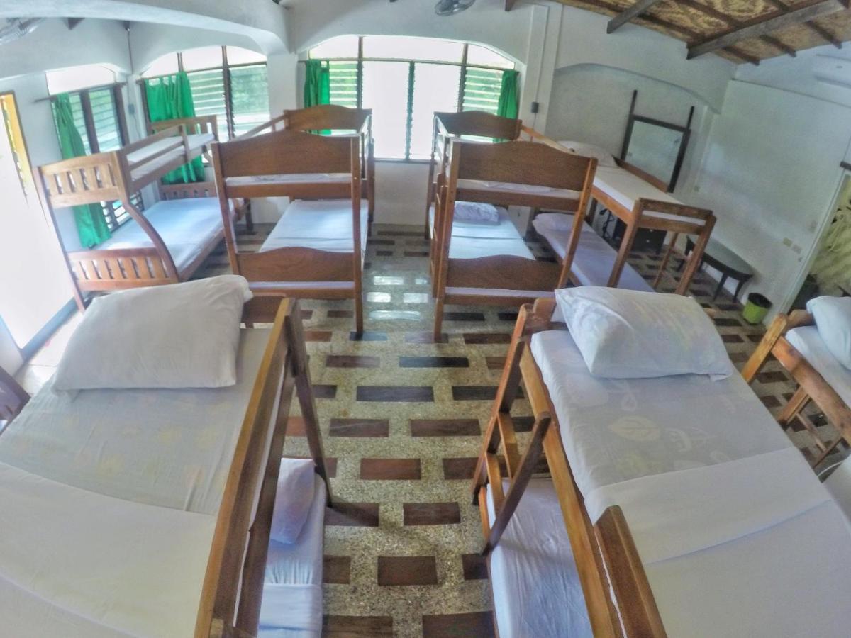 Patrick'S On The Beach Resort General Luna  Luaran gambar